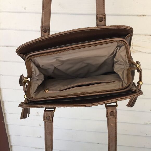 Criss Cross Gold Shoulder Bag 8"x10" - Picture 3 of 5